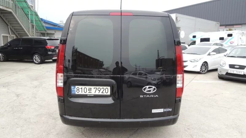 Hyundai Staria