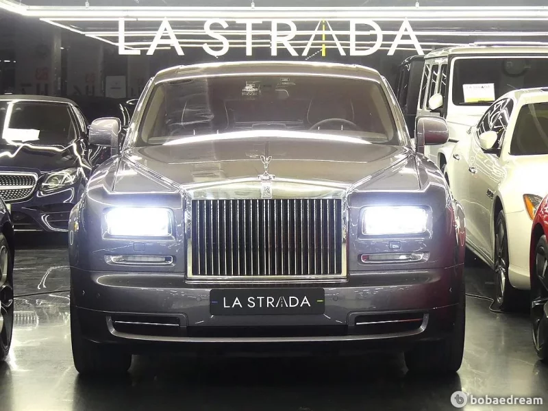 Rolls-Royce PHANTOM