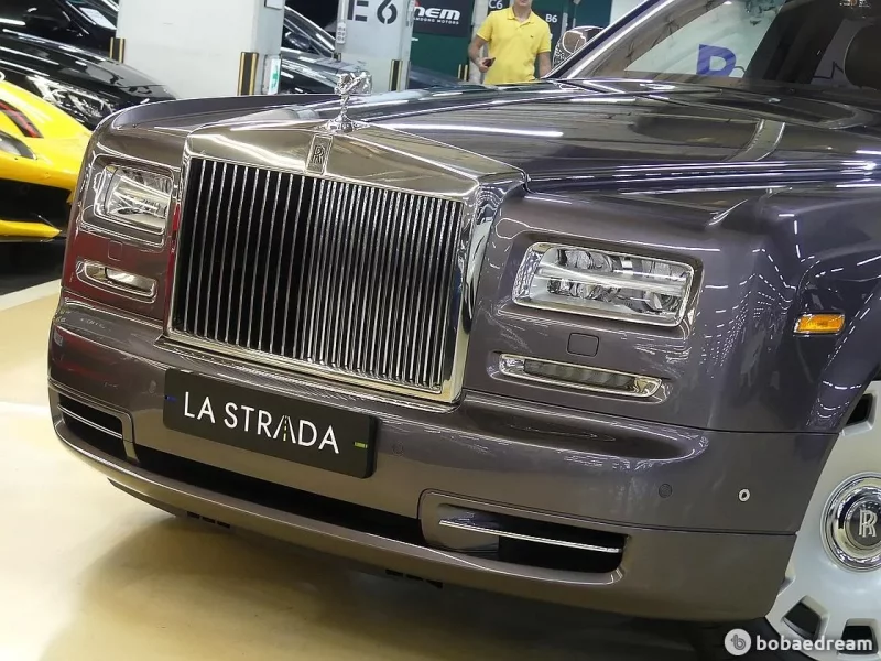 Rolls-Royce PHANTOM