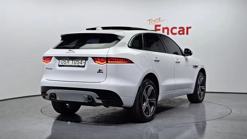 Jaguar F-PACE