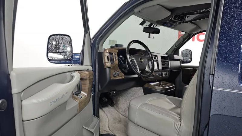 Chevrolet Express Van