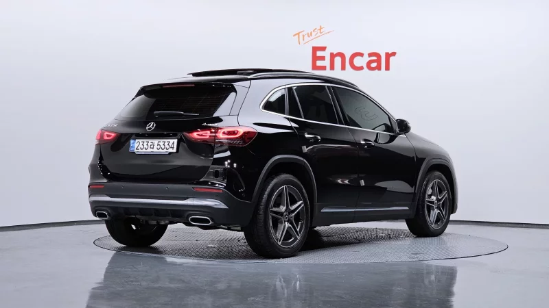 Mercedes-Benz GLA-Class