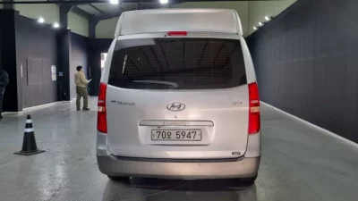 Hyundai Starex