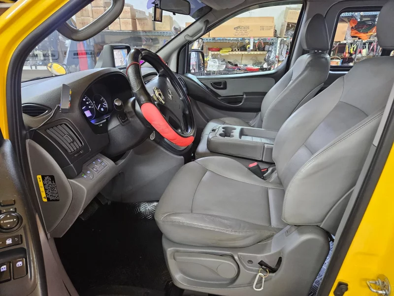 Hyundai Grand Starex