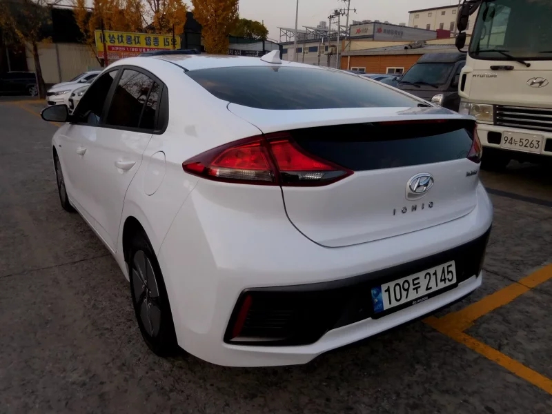 Hyundai Ioniq