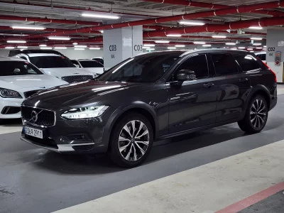 Volvo V90