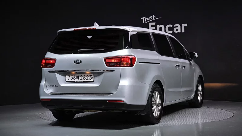 Kia Carnival