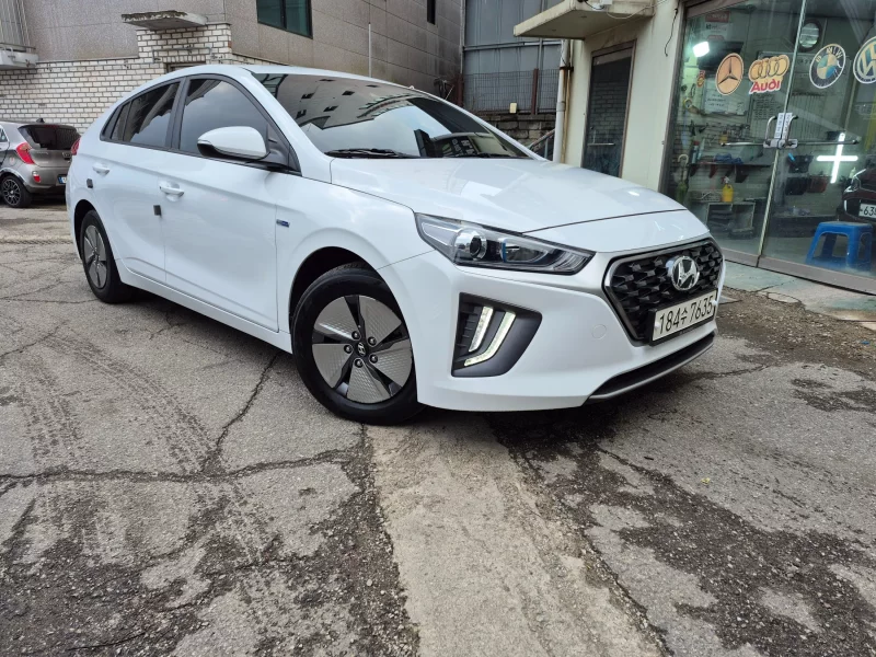 Hyundai Ioniq