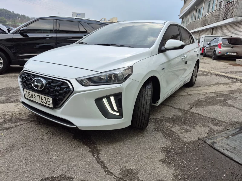 Hyundai Ioniq