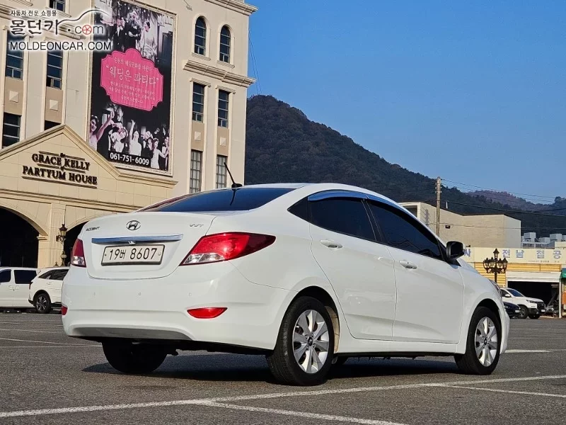 Hyundai Accent