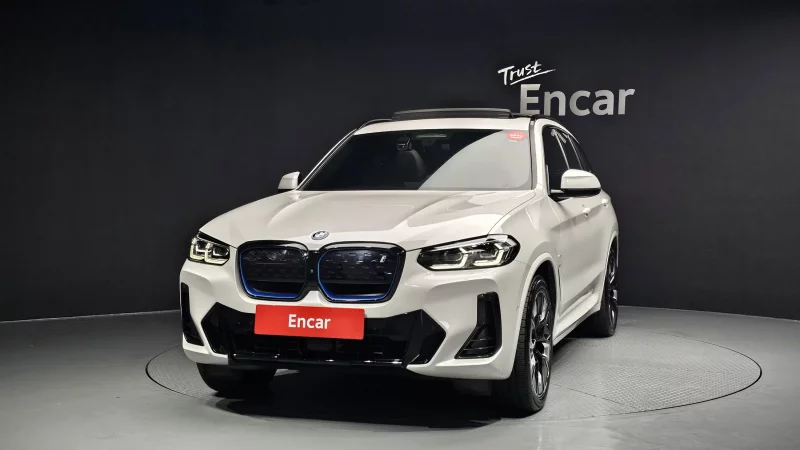 BMW iX3