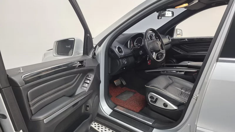 Mercedes-Benz M-class