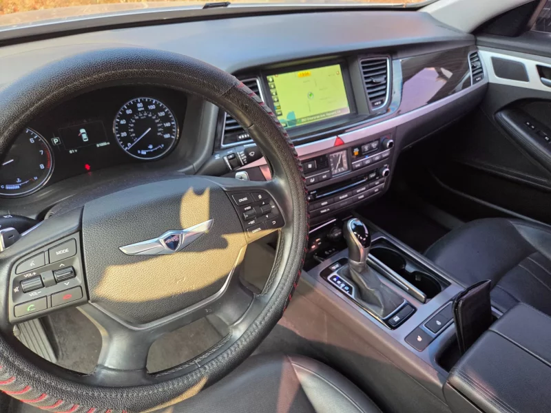 Hyundai Genesis