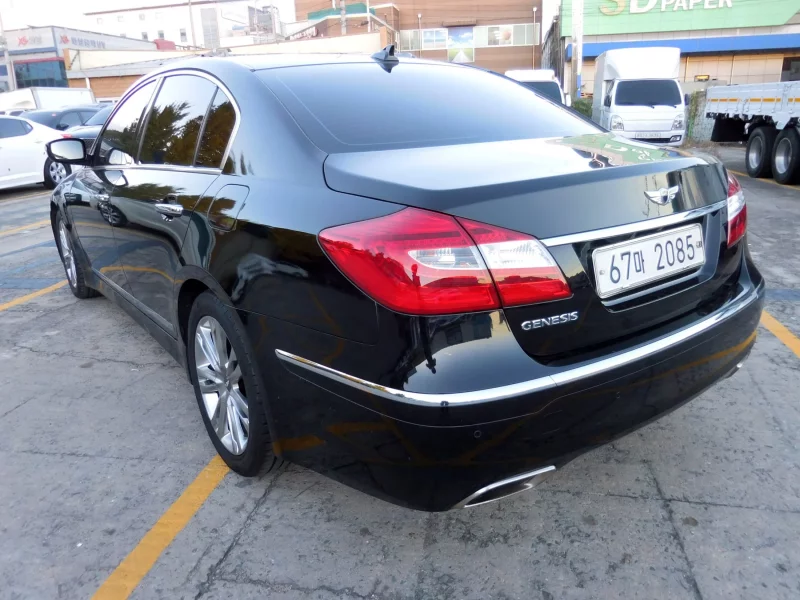 Hyundai Genesis