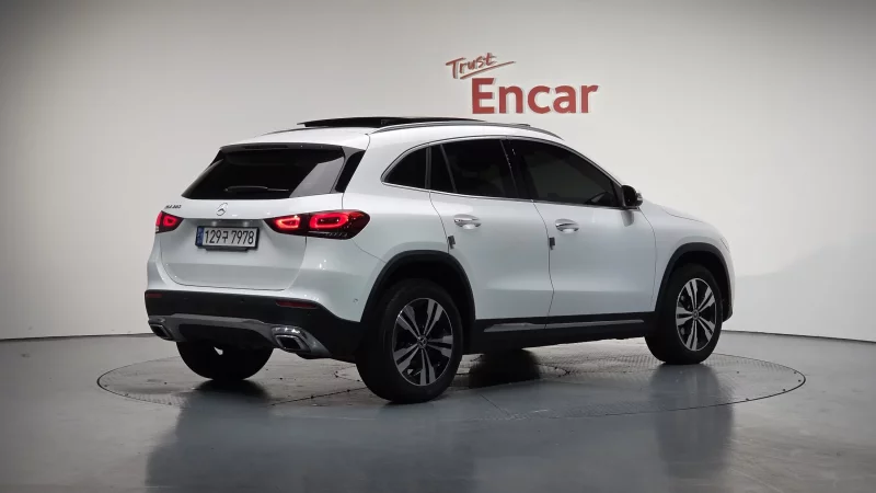 Mercedes-Benz GLA-Class