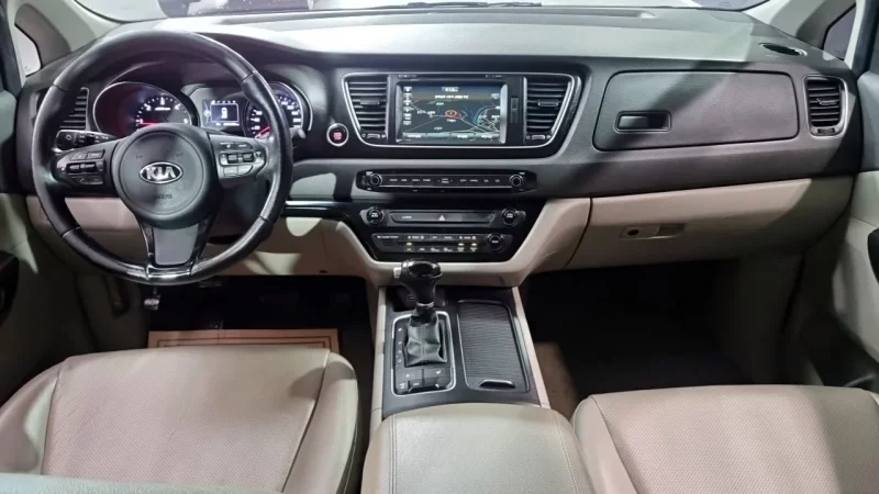 Kia Carnival