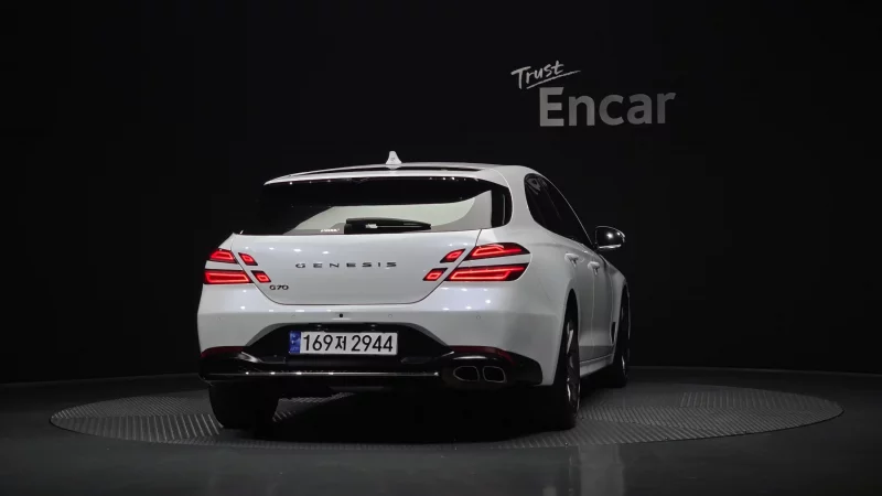 Genesis G70