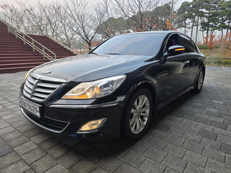 Hyundai Genesis