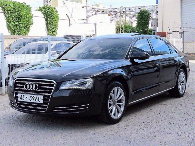 Audi A8