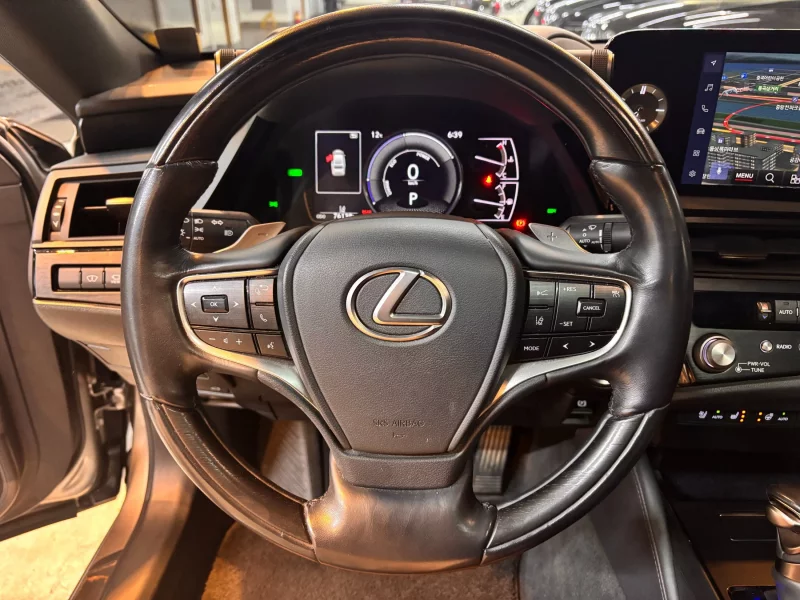 Lexus ES