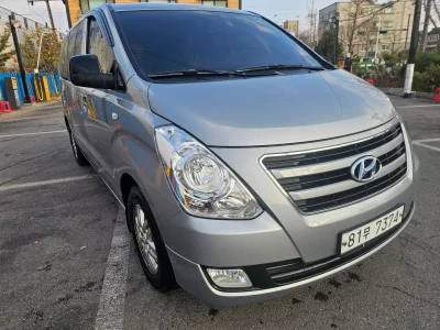 Hyundai Starex