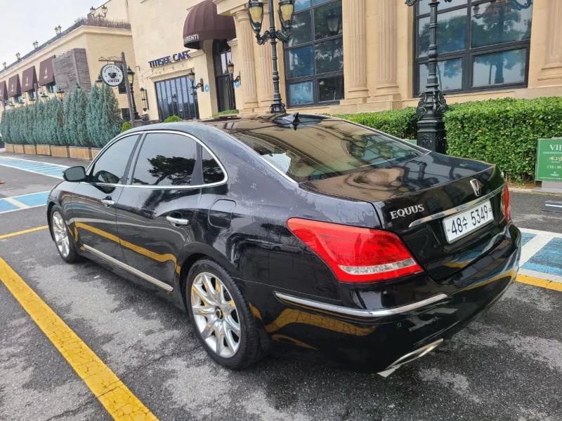Hyundai Equus