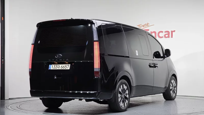 Hyundai Staria