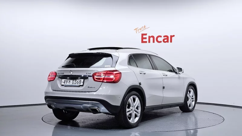 Mercedes-Benz GLA-Class