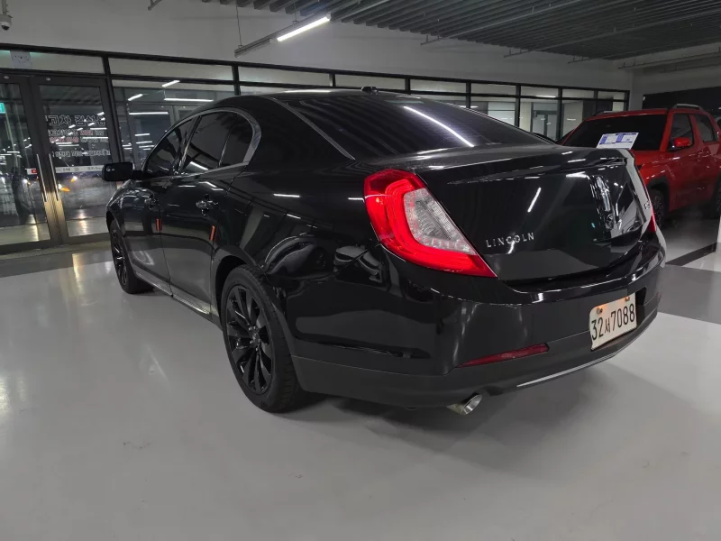 Lincoln MKS