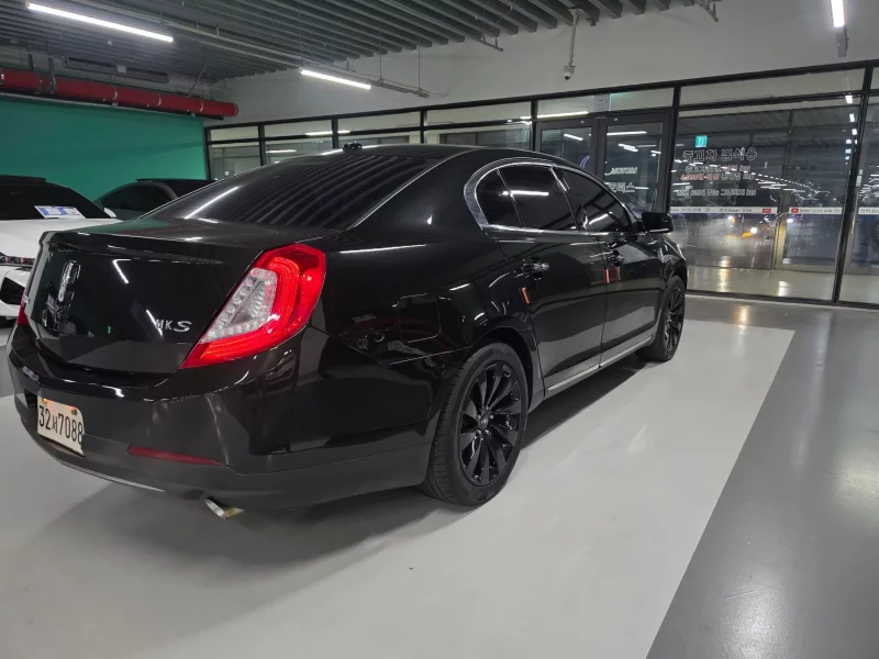 Lincoln MKS