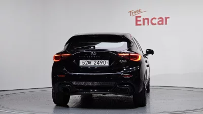 Infiniti Q30