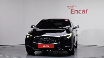 Infiniti Q30