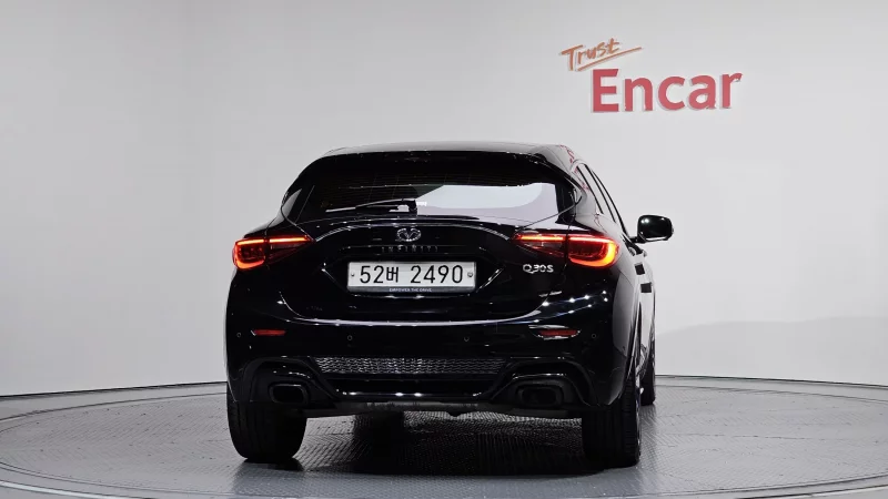 Infiniti Q30