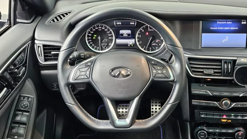 Infiniti Q30