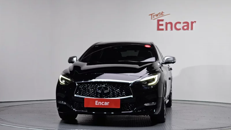 Infiniti Q30