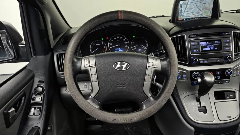 Hyundai Starex