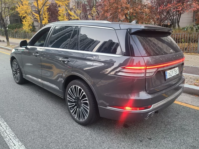 Lincoln AVIATOR