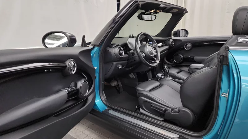 MINI Cooper Convertible