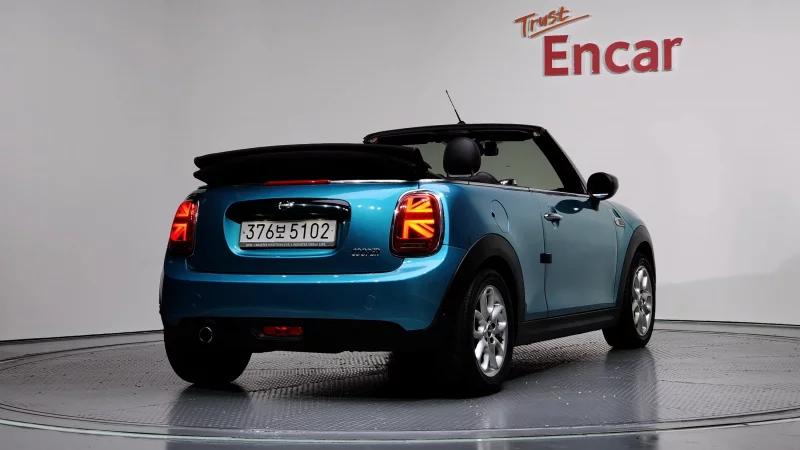 MINI Cooper Convertible