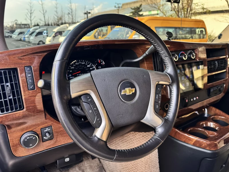 Chevrolet Express Van