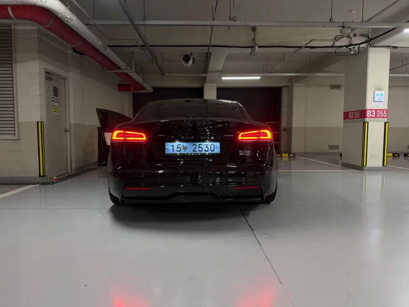 Tesla MODEL S