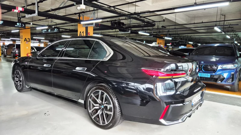 BMW 7-Series