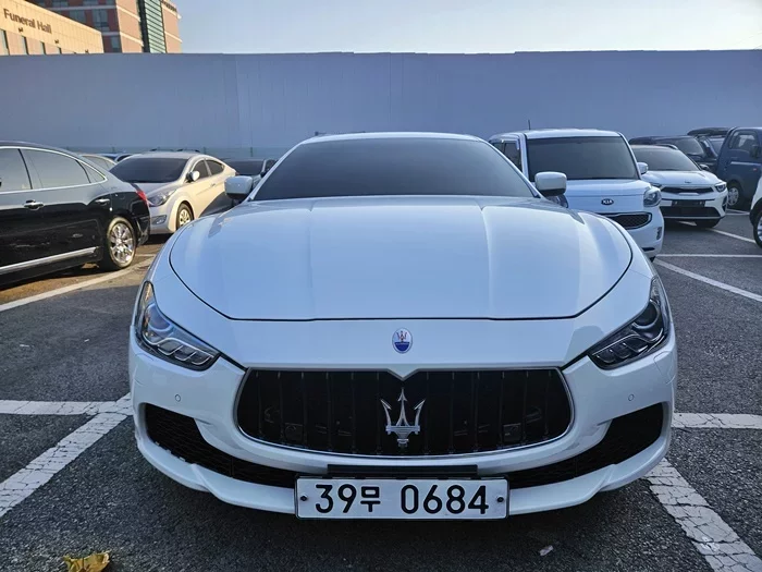 Maserati GHIBLI