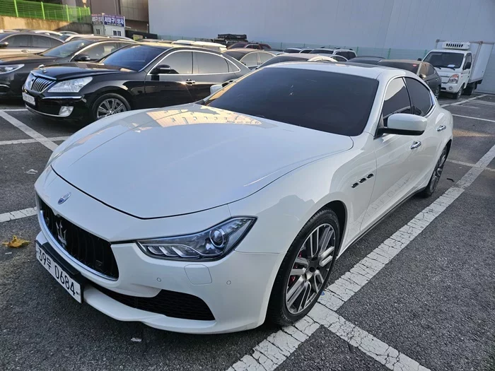 Maserati GHIBLI