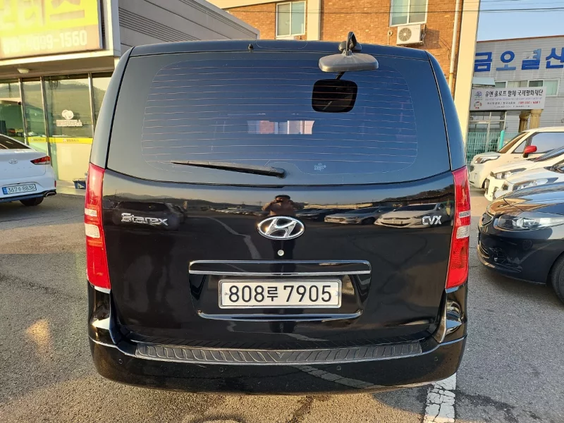 Hyundai Starex