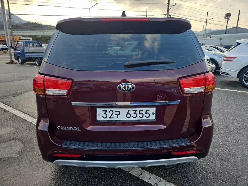 Kia Carnival