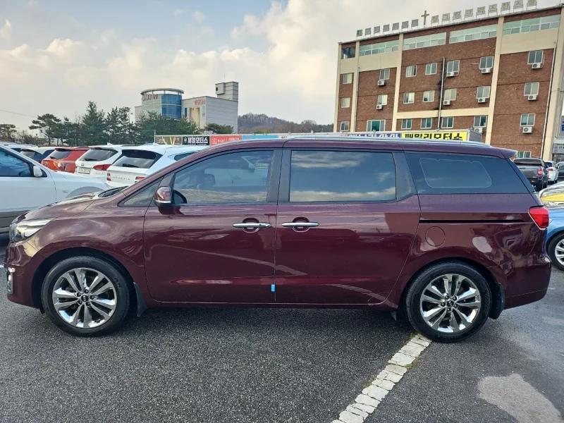 Kia Carnival