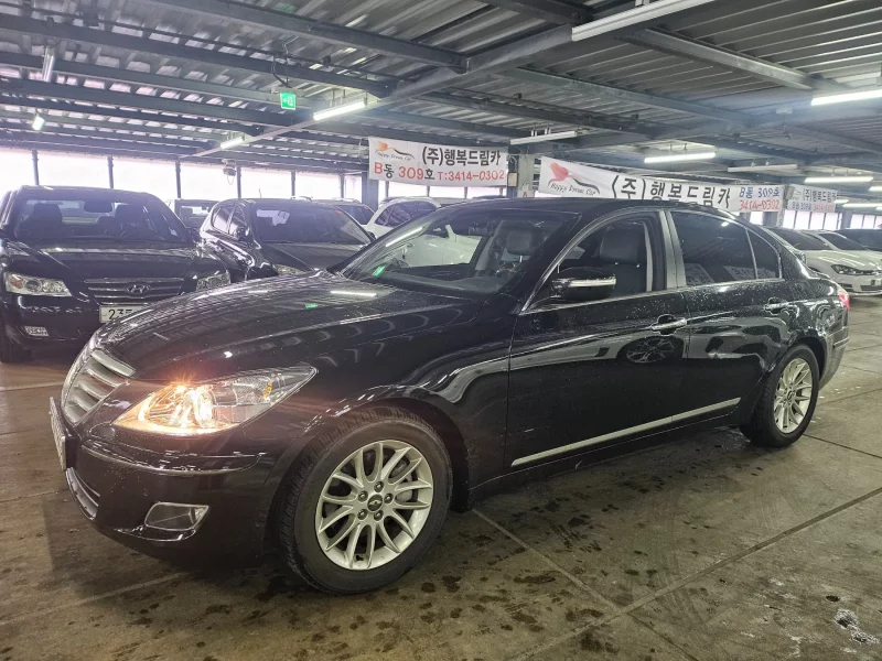 Hyundai Genesis