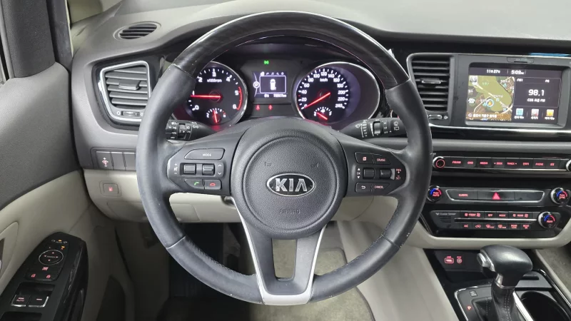 Kia Carnival