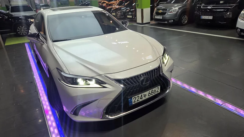 Lexus ES